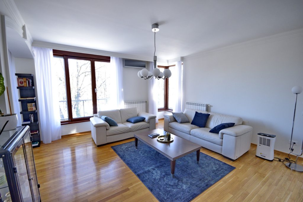 Stan - 442m² - Banovo brdo, Beograd