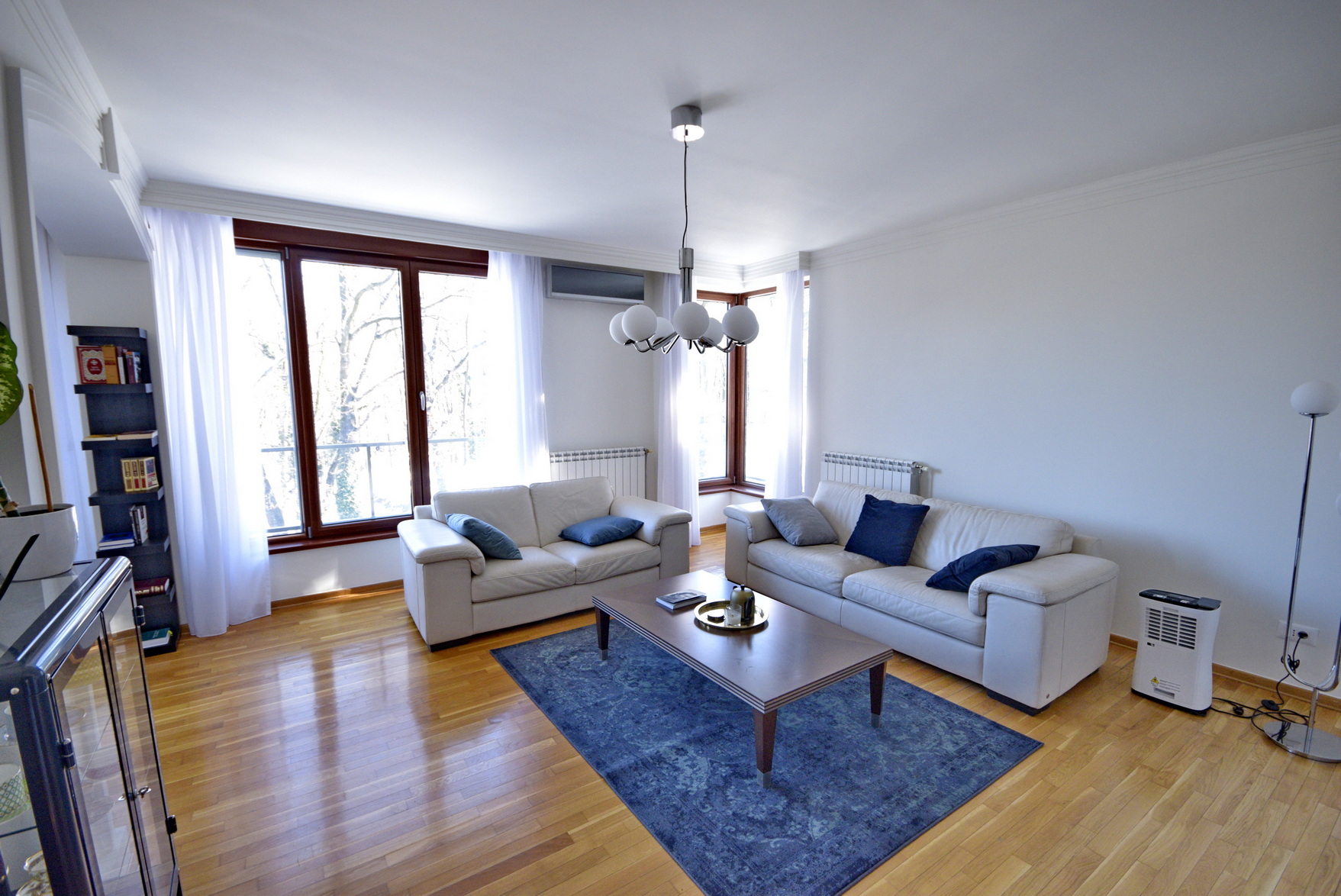 Stan - 442m² - Banovo brdo, Beograd
